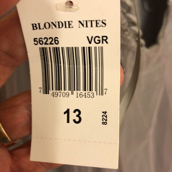 Evening gown - Picture 2 of 2